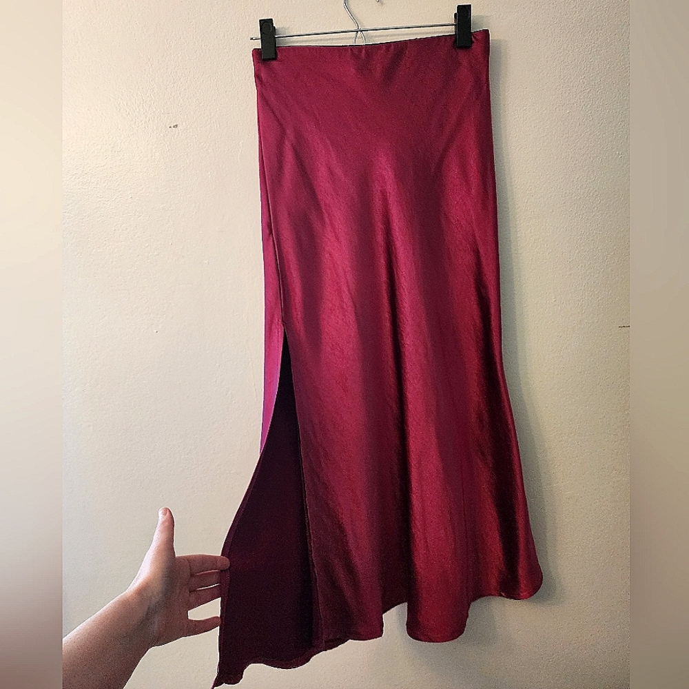 NWOT Silk satin skirt